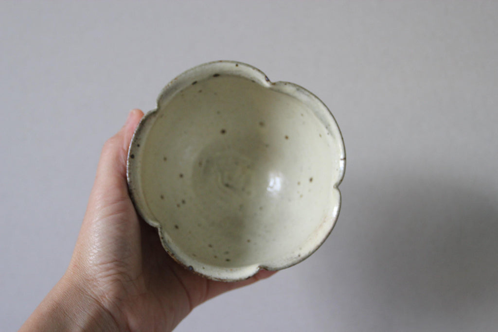 Japanese Shigaraki Matcha Chawan: Traditional Stoneware Tea Bowl