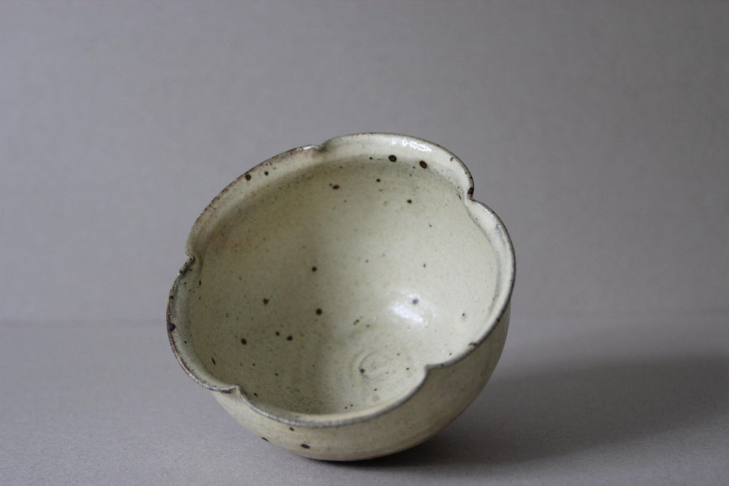 Japanese Shigaraki Matcha Chawan: Traditional Stoneware Tea Bowl