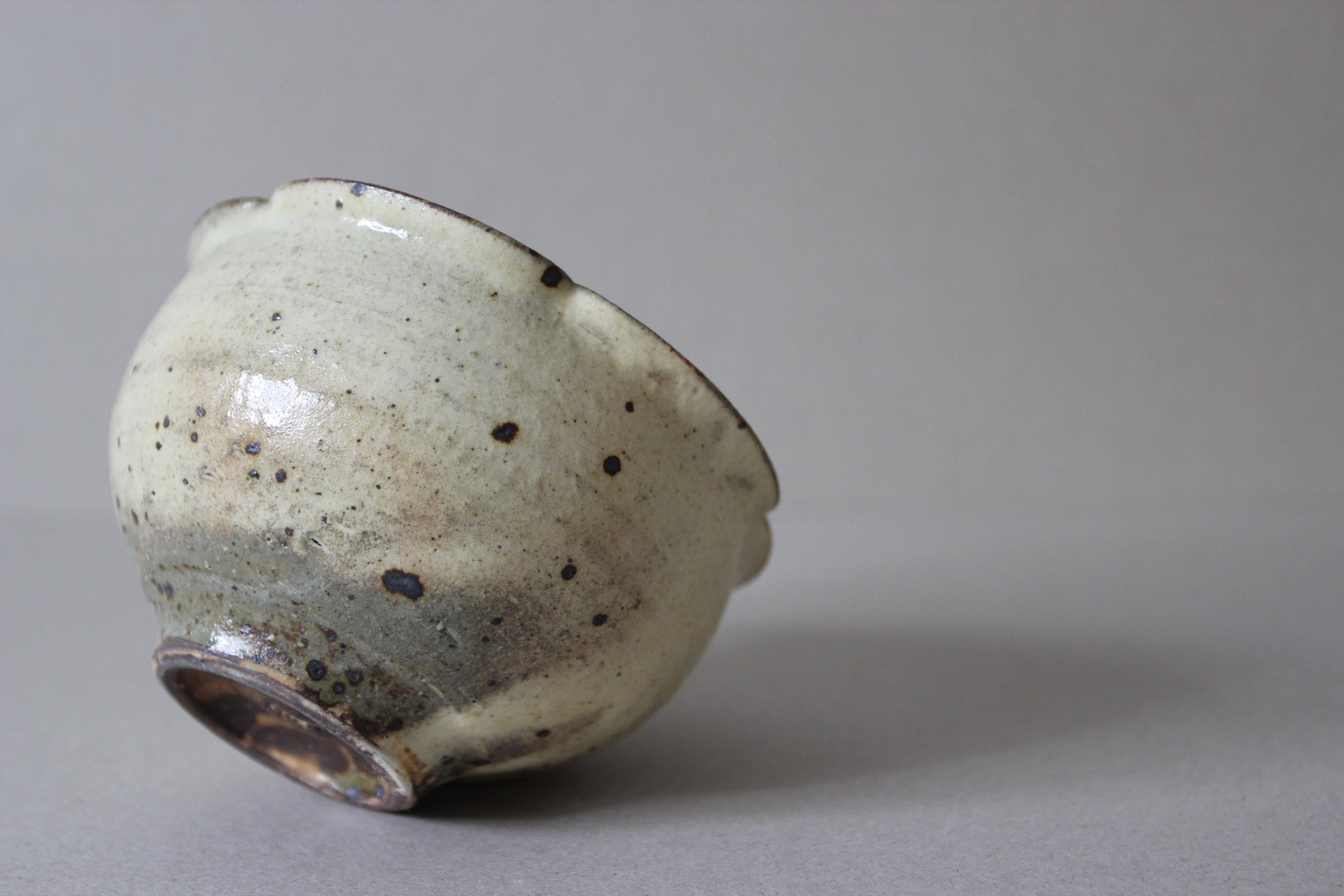 Japanese Shigaraki Matcha Chawan: Traditional Stoneware Tea Bowl