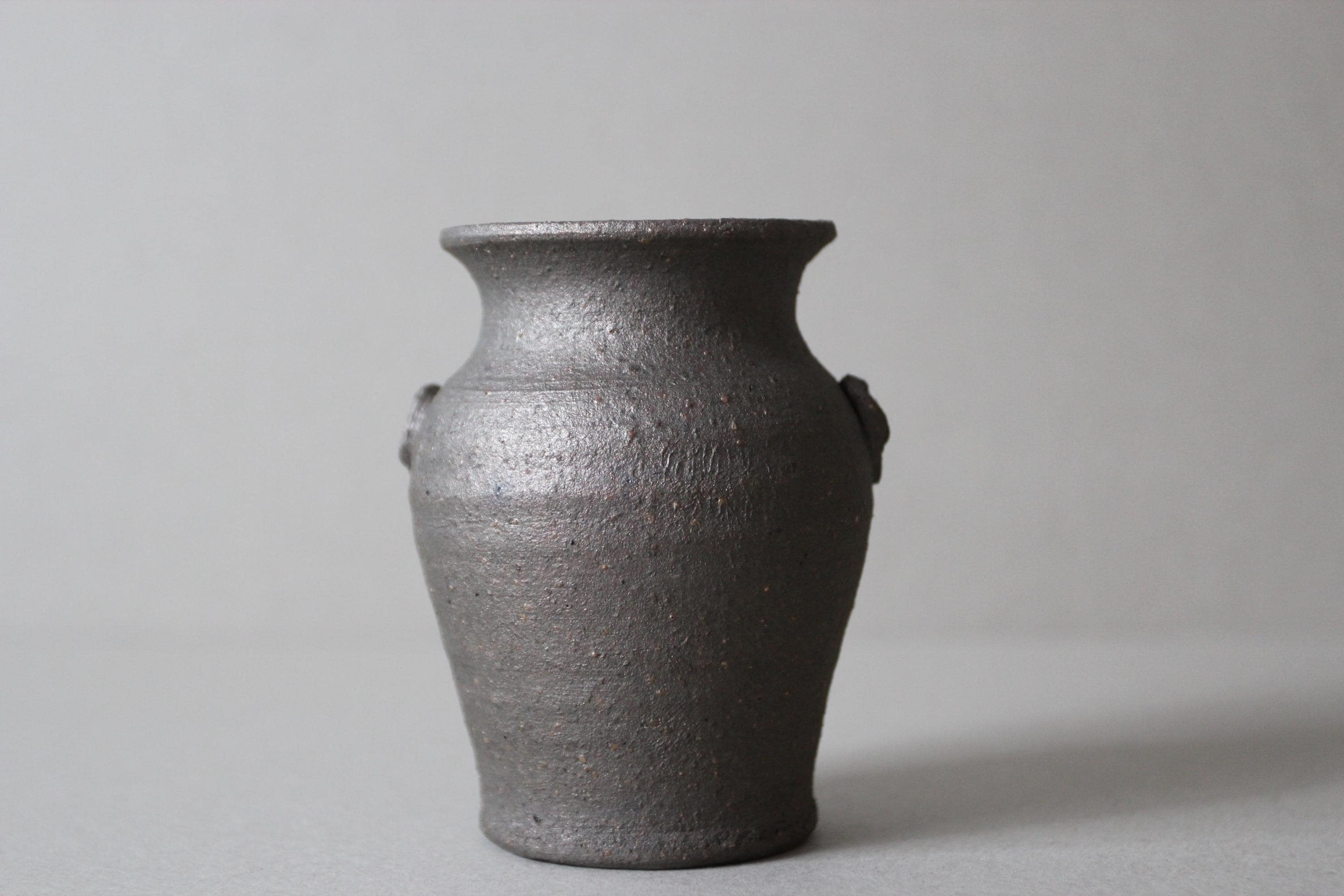 Shigaraki Mini Ceramic Flower Vase: Handcrafted Japanese Pottery