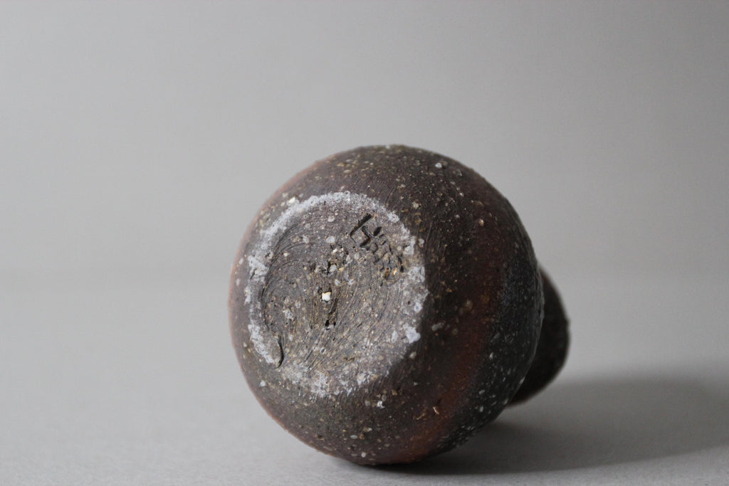 Japanese Shigaraki Pottery Mini Vase: Rustic Floral Decor