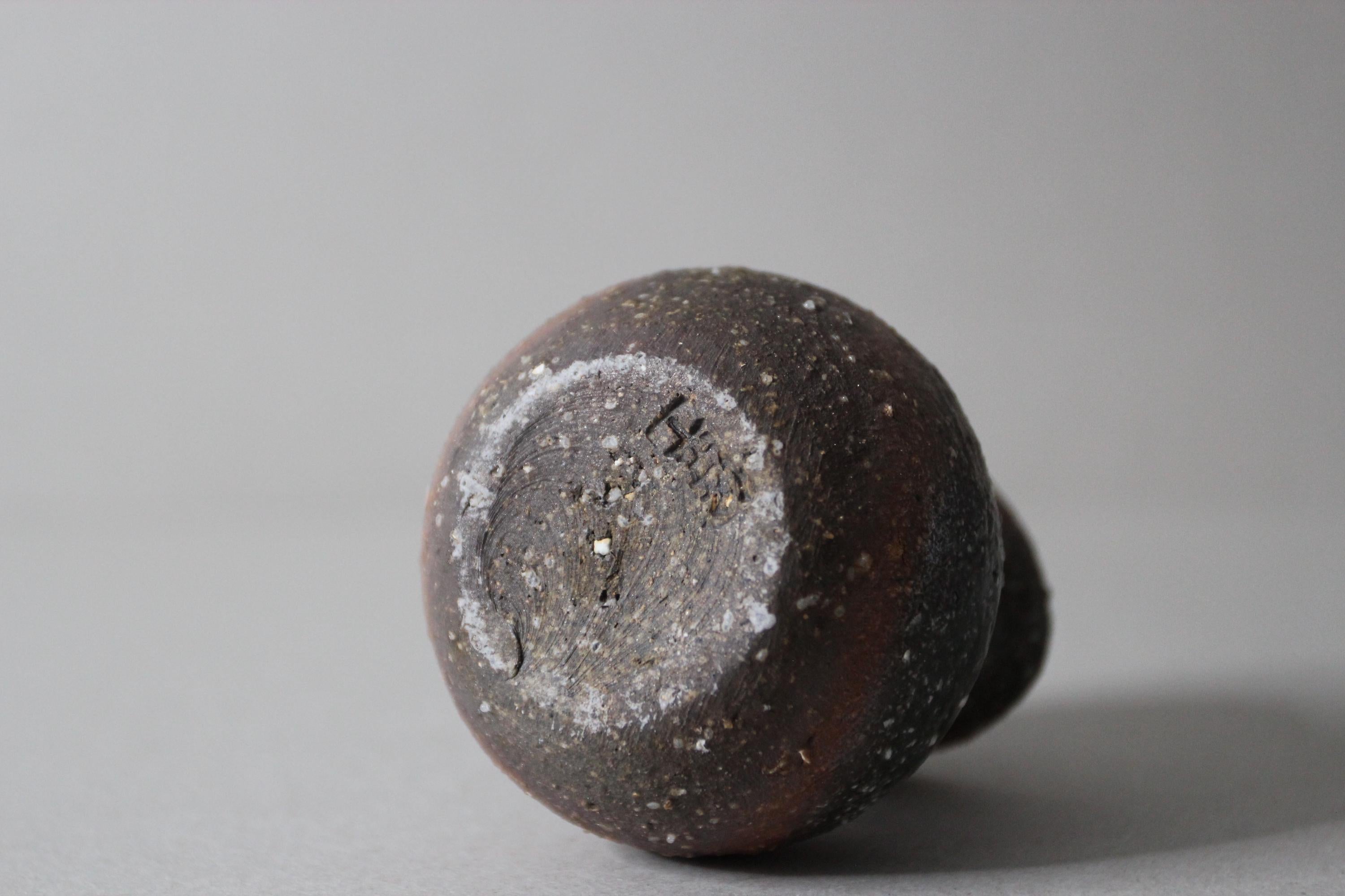 Japanese Shigaraki Pottery Mini Vase: Rustic Floral Decor