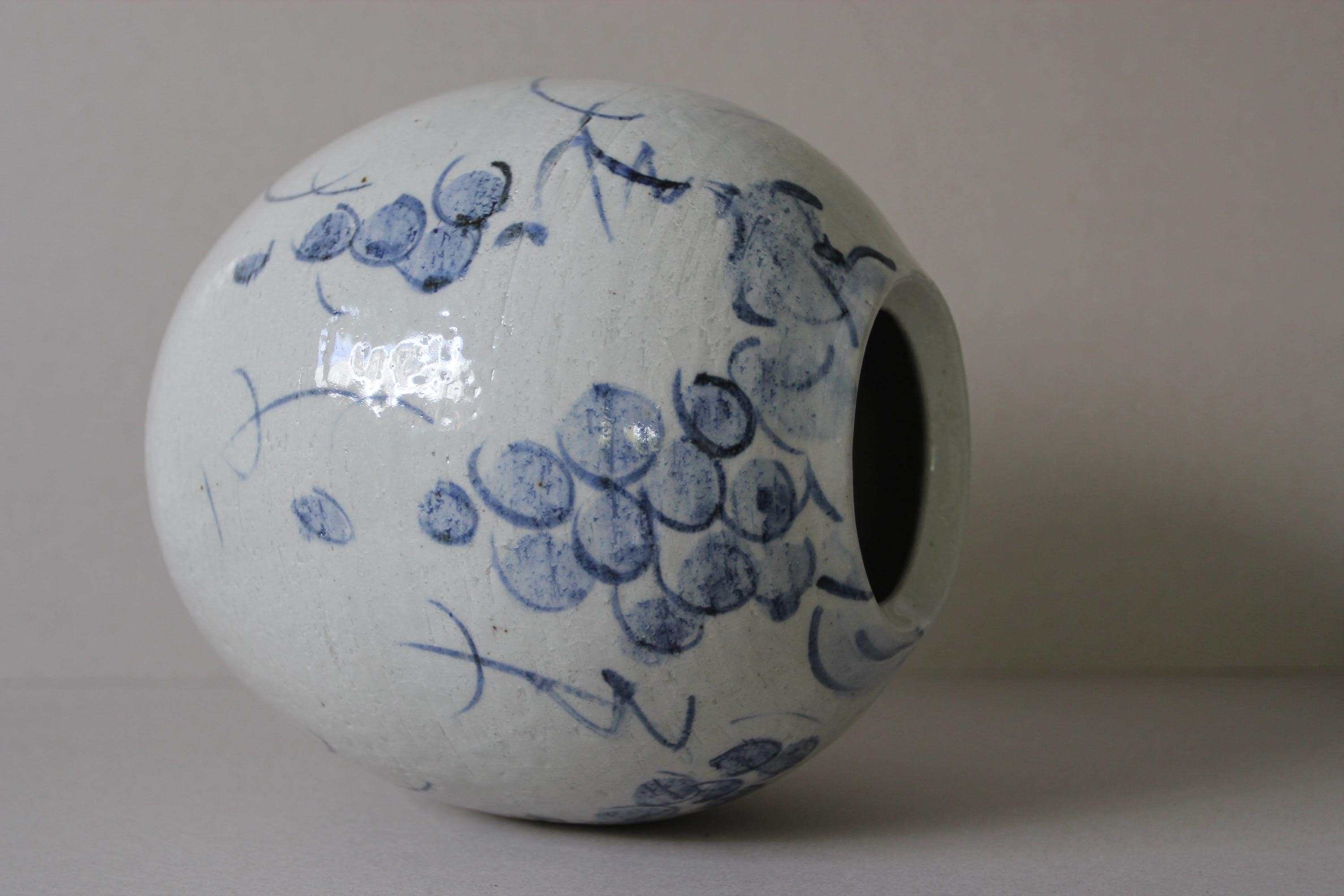 Handcrafted Shigaraki Ware Vase: Japanese Ceramic Floral Arrangement
