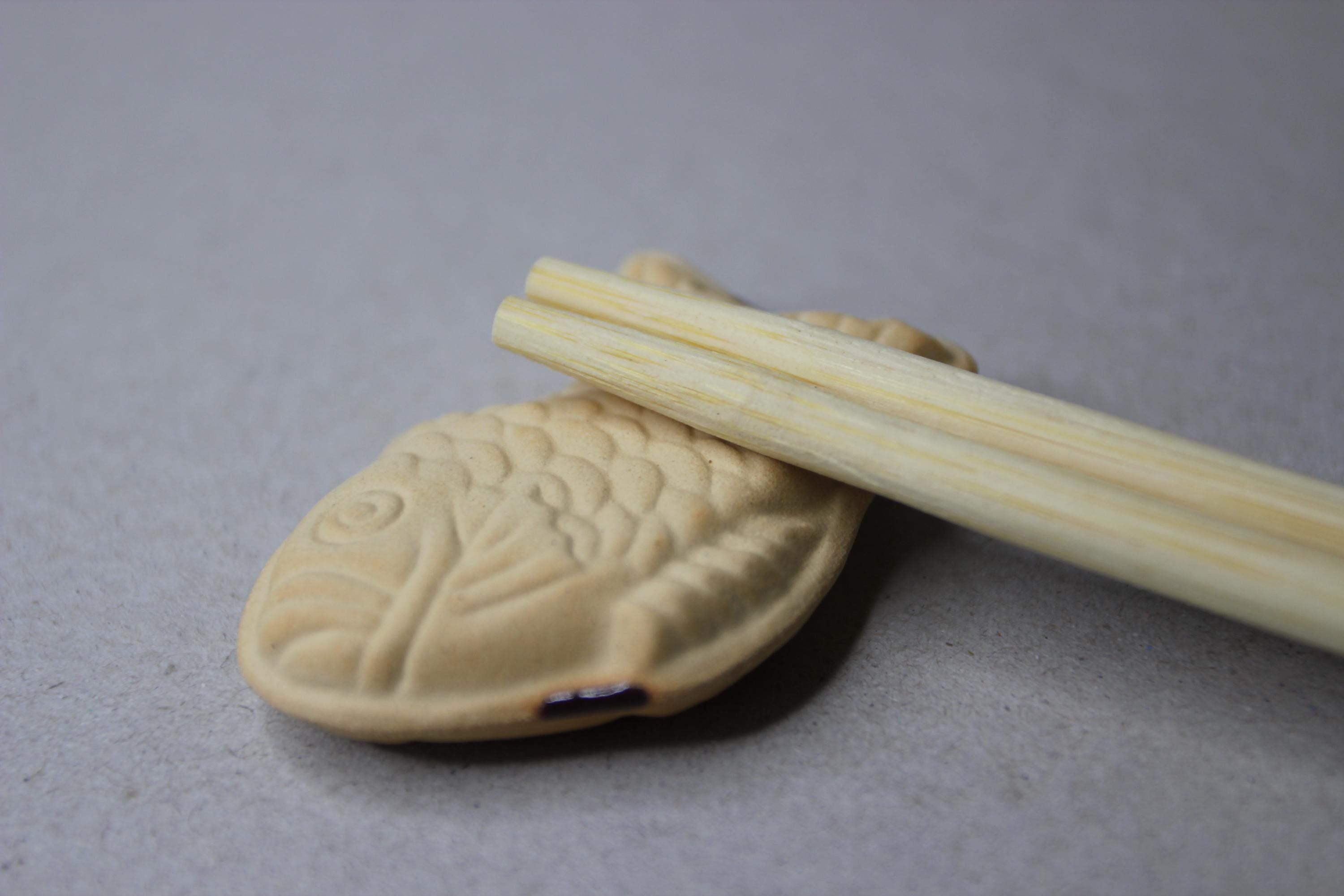 Taiyaki Chopstick Rest  Japanese Ceramic Fish Cake Chopstick Holder
