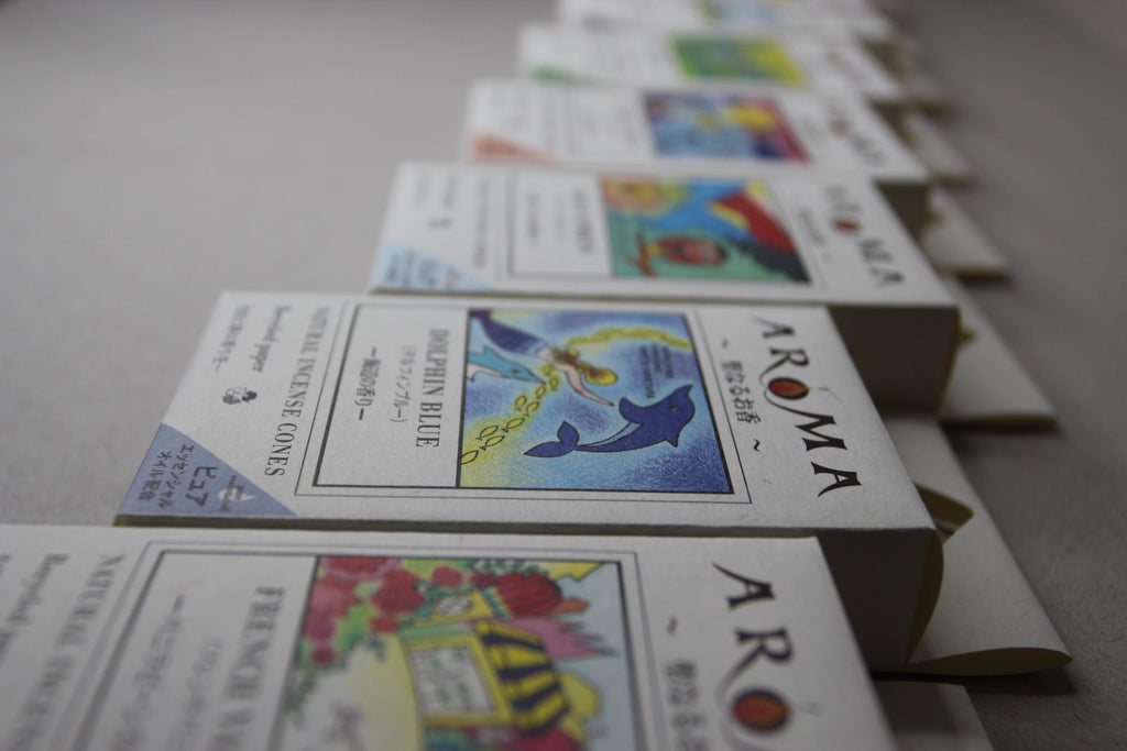 Japanese Incense Cones: Fresh Ocean Scent - Dolphin Blue (16 Cones, 20 Min Burn Time)