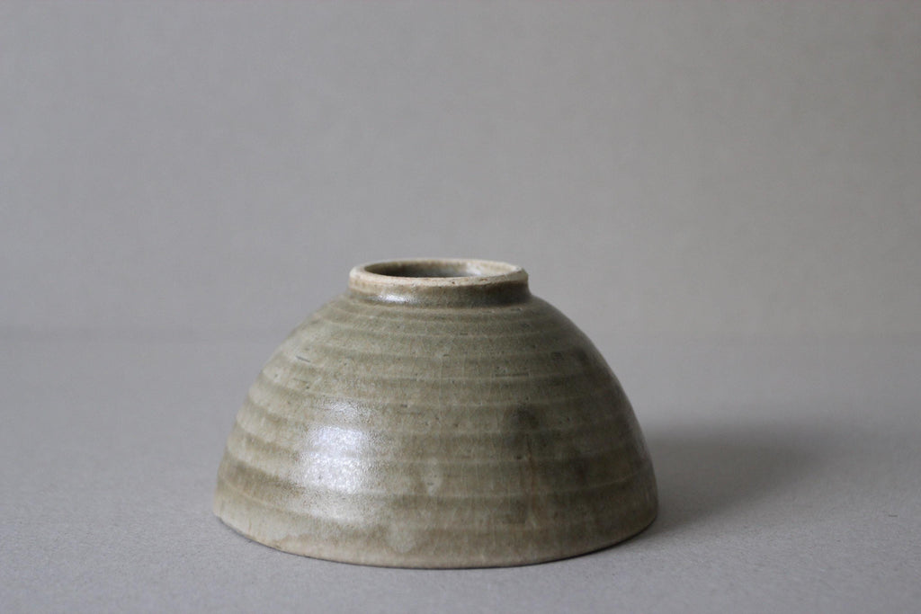 Handmade Shigaraki Ware Rice Bowl: Rustic Japanese Ceramic