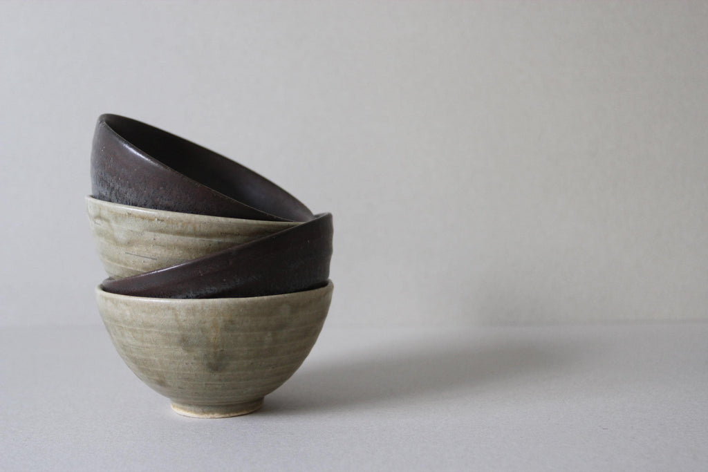 Handmade Shigaraki Ware Rice Bowl: Rustic Japanese Ceramic