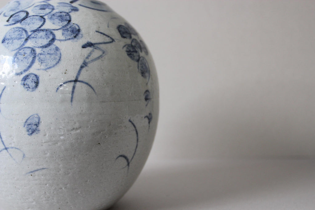 Handcrafted Shigaraki Ware Vase: Japanese Ceramic Floral Arrangement