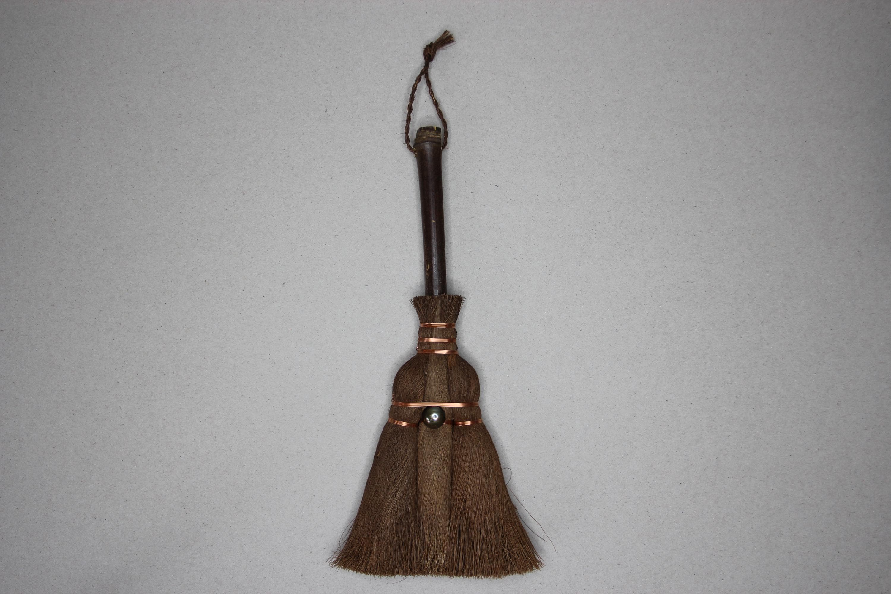 Japanese Palm Broom Set: Handmade Cleaning Tools with Dustpan & Cloth