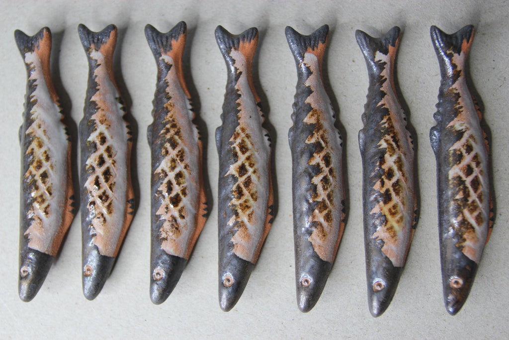 Ceramic Sanma Chopstick Rest: Japanese Autumn Fish Tableware