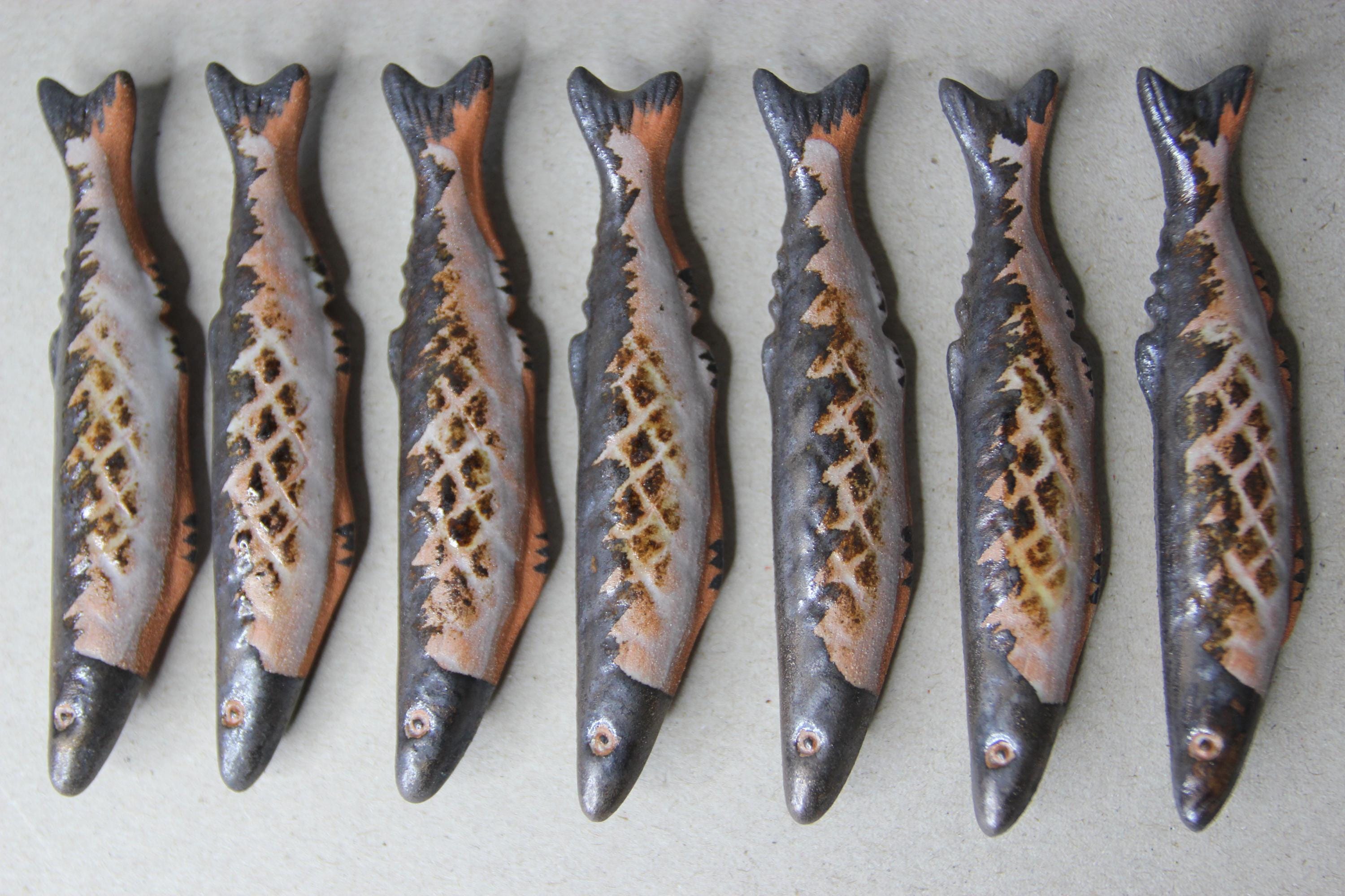 Ceramic Sanma Chopstick Rest: Japanese Autumn Fish Tableware