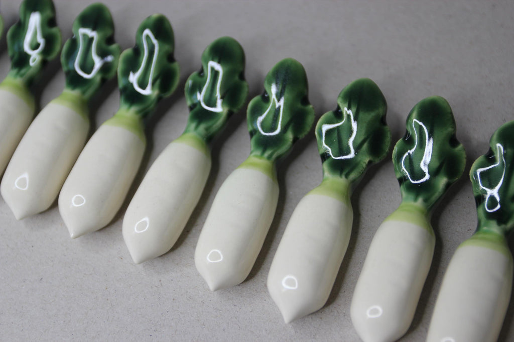 Japanese Daikon Radish Chopstick Rest: Handmade Ceramic Holder