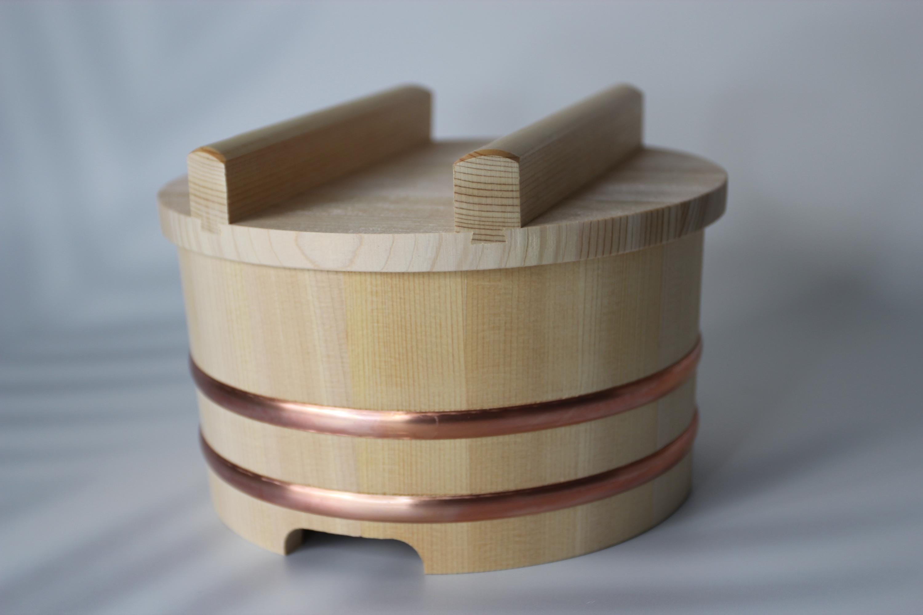 Handcrafted Sawara Cypress Ohitsu: Japanese Sushi Rice Tub with Copper Bands