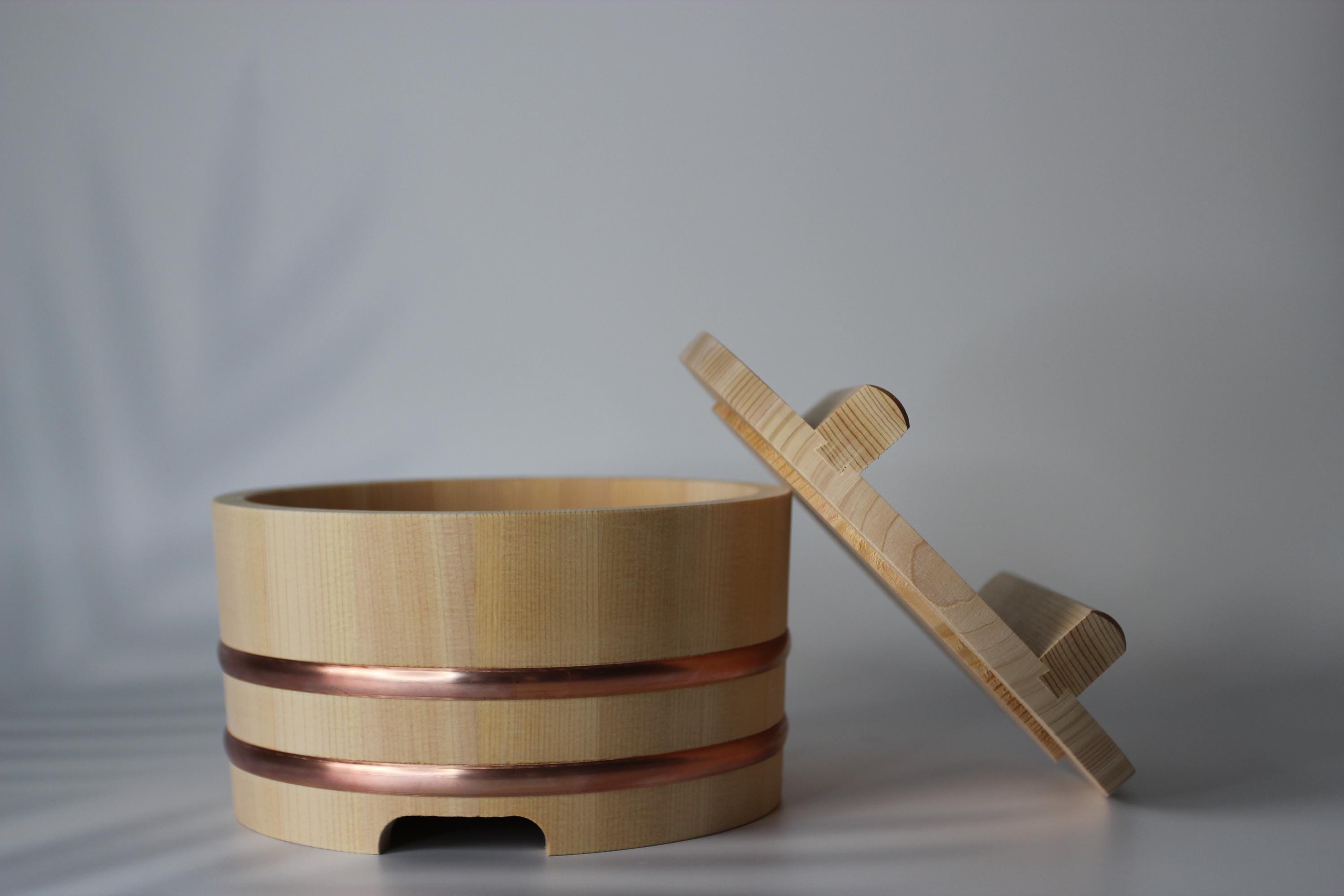 Handcrafted Sawara Cypress Ohitsu: Japanese Sushi Rice Tub with Copper Bands