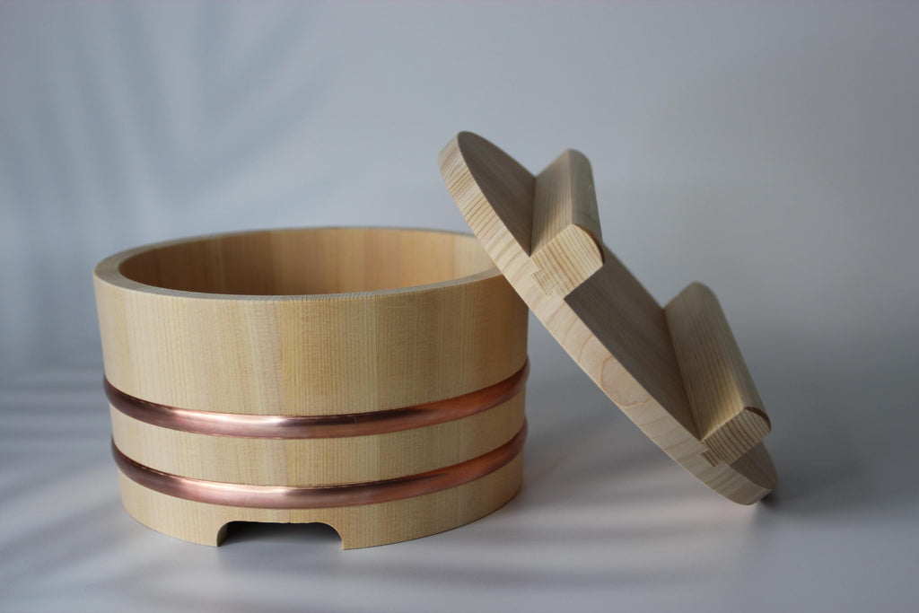 Handcrafted Sawara Cypress Ohitsu: Japanese Sushi Rice Tub with Copper Bands