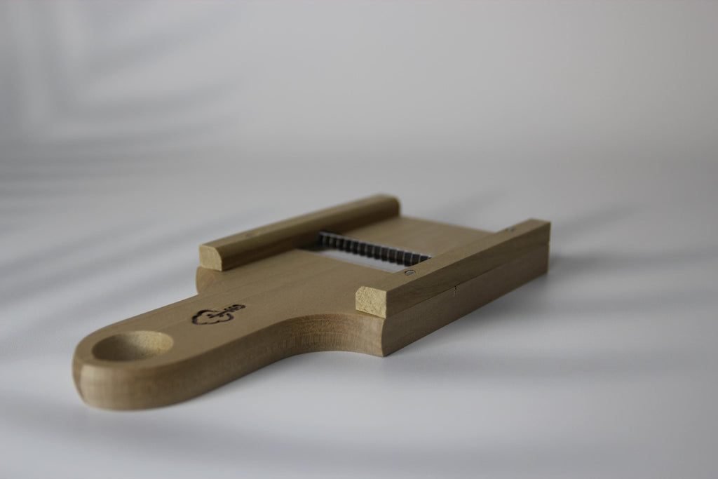 Hohonoki (朴の木) Japanese Julienne Peeler | Handcrafted in Japan | Traditional Vegetable Shredder | Kitchen Tool
