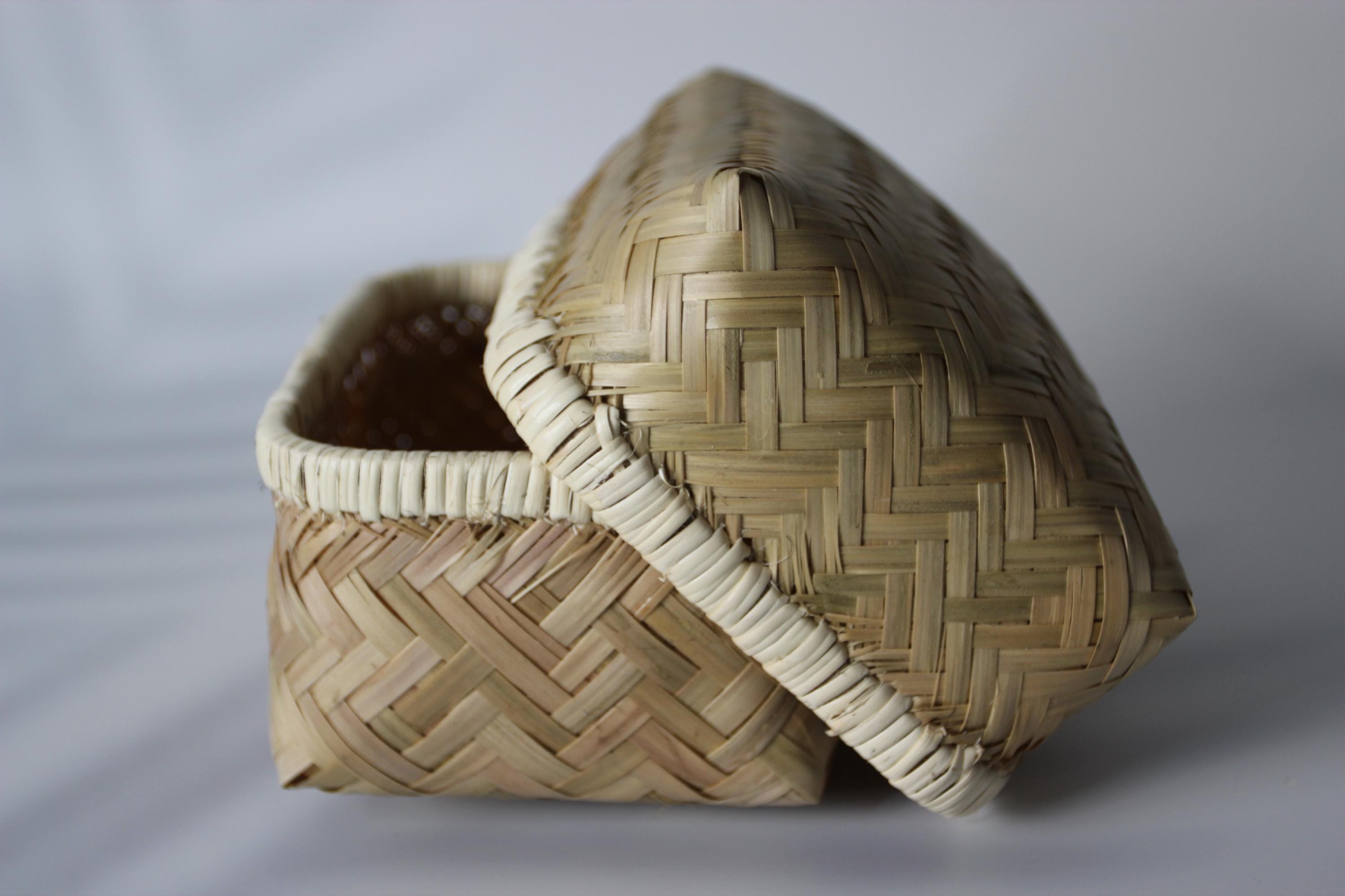 Handwoven Bamboo Ajiro Bento Box: Japanese Kitchen Organizer