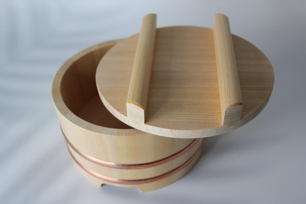 Handcrafted Sawara Cypress Ohitsu: Japanese Sushi Rice Tub with Copper Bands