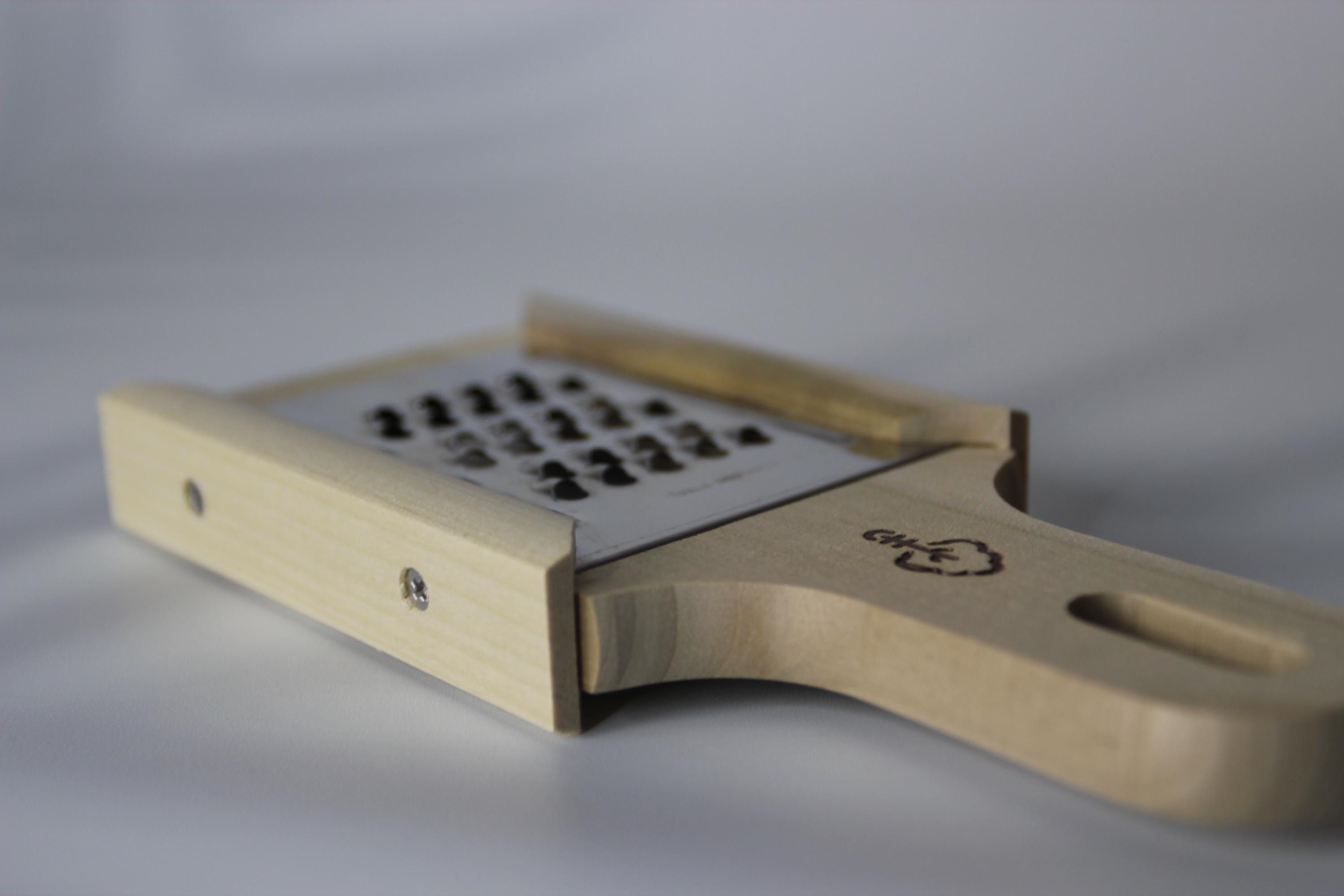 Japanese Hohonoki (朴の木) Vegetable Grater | Made in Japan Wooden Kitchen Grater | Traditional Japanese Kitchen Tool | Daikon Oroshi Grater