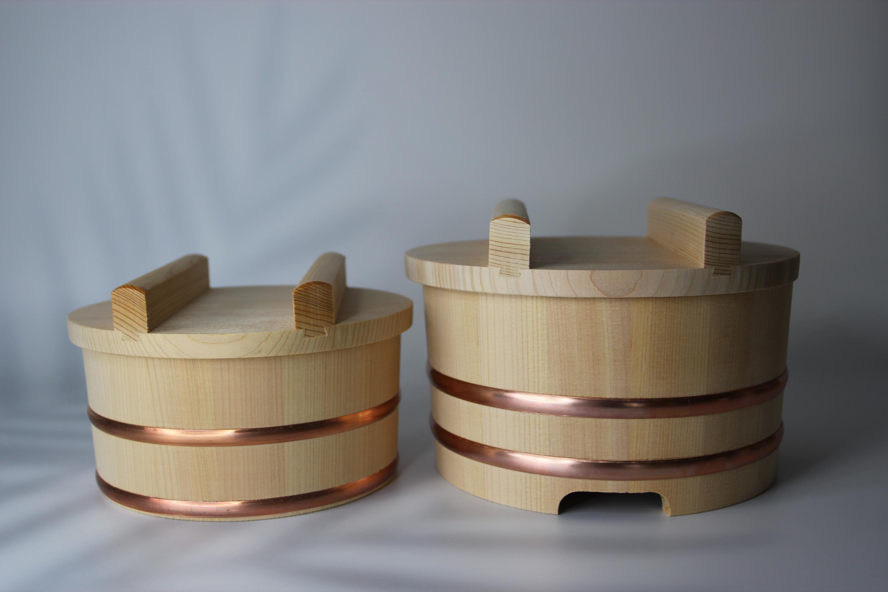 Handcrafted Sawara Cypress Ohitsu: Japanese Sushi Rice Tub with Copper Bands