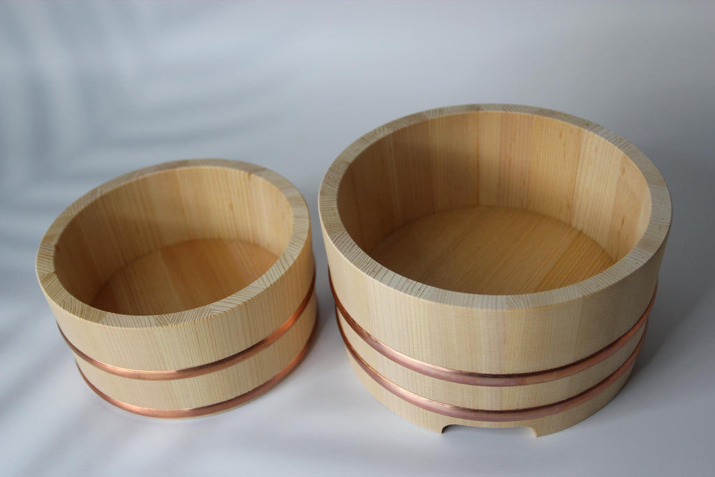 Handcrafted Sawara Cypress Ohitsu: Japanese Sushi Rice Tub with Copper Bands