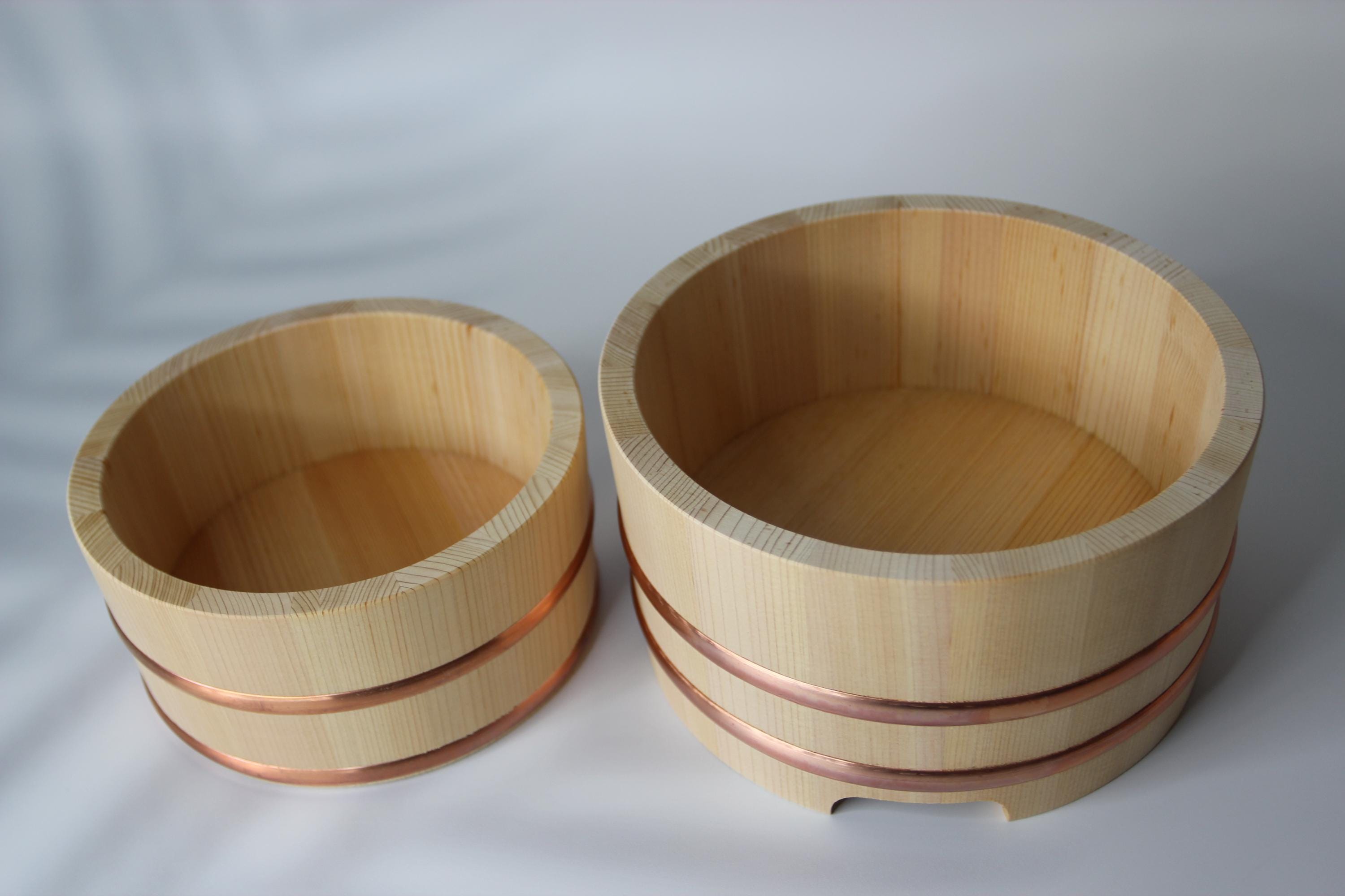 Handcrafted Sawara Cypress Ohitsu: Japanese Sushi Rice Tub with Copper Bands
