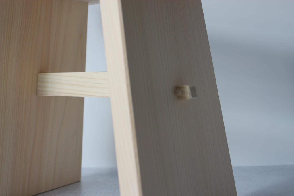Japanese Hinoki Cypress Bath Chair: Traditional Onsen Spa Stool