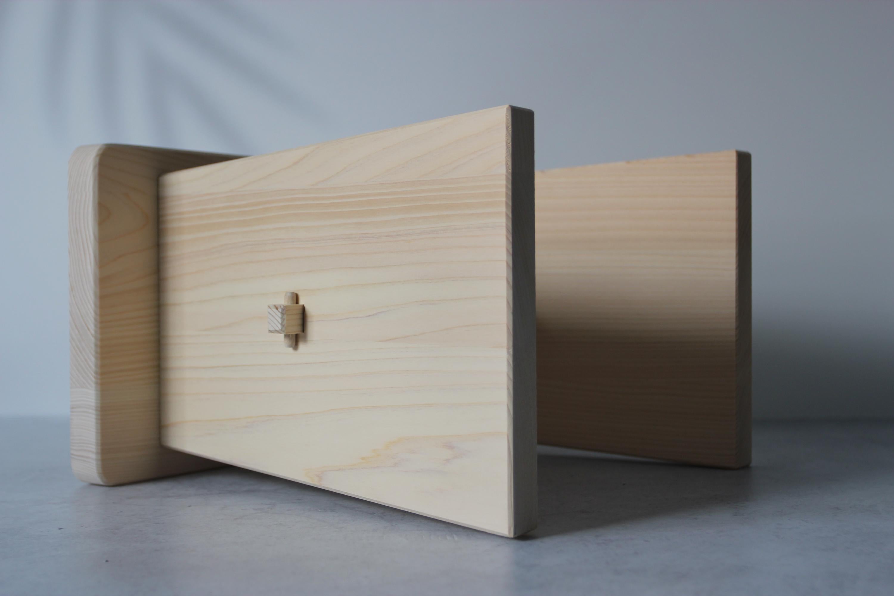 Japanese Hinoki Cypress Bath Chair: Traditional Onsen Spa Stool