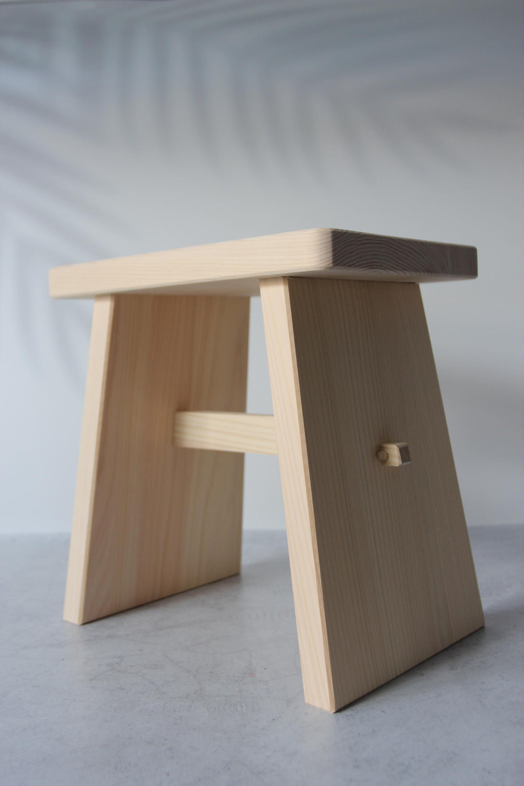 Japanese Hinoki Cypress Bath Chair: Traditional Onsen Spa Stool