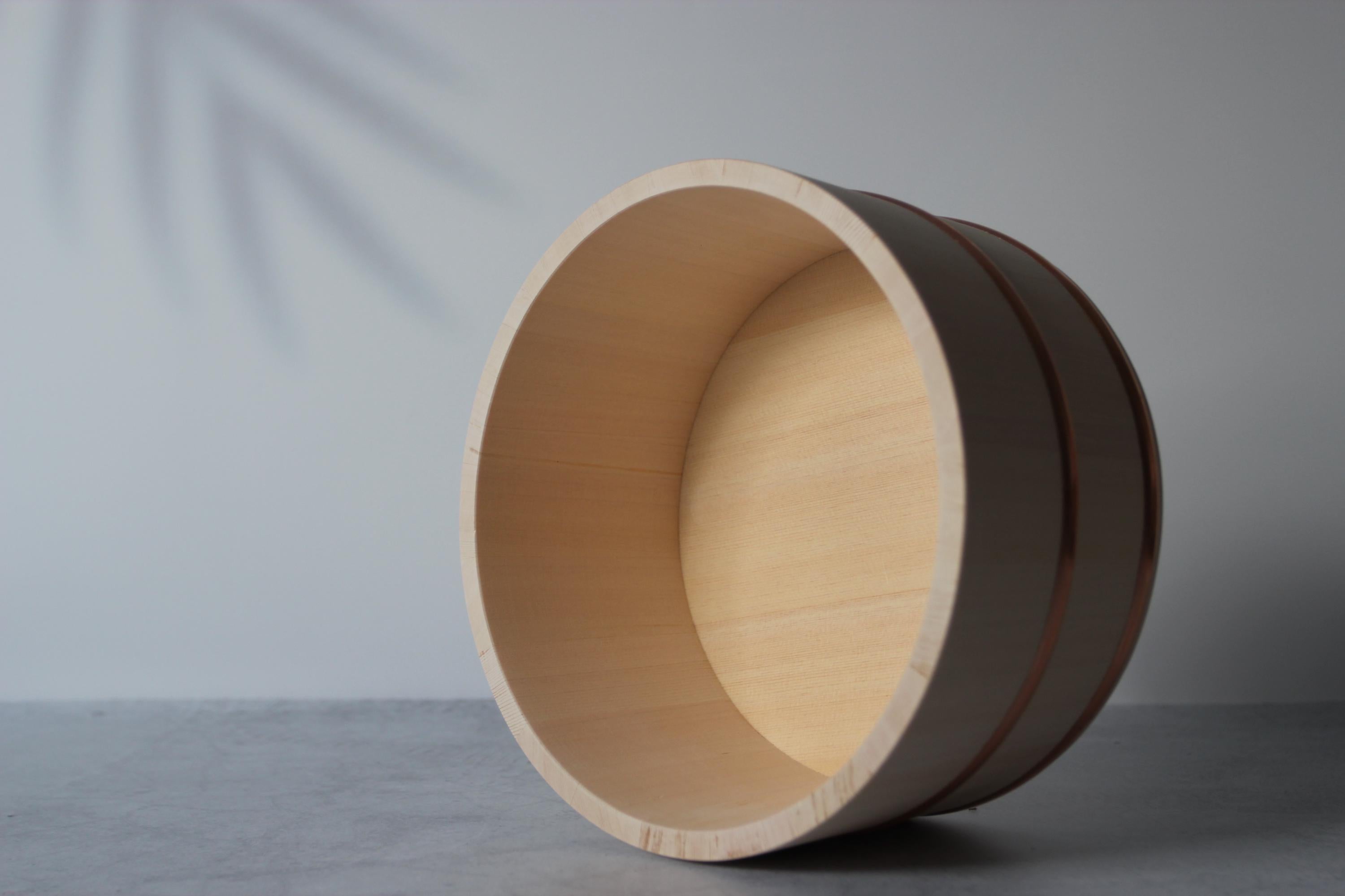 Hinoki Cypress Bath Bucket: Japanese Onsen Style with Copper Band