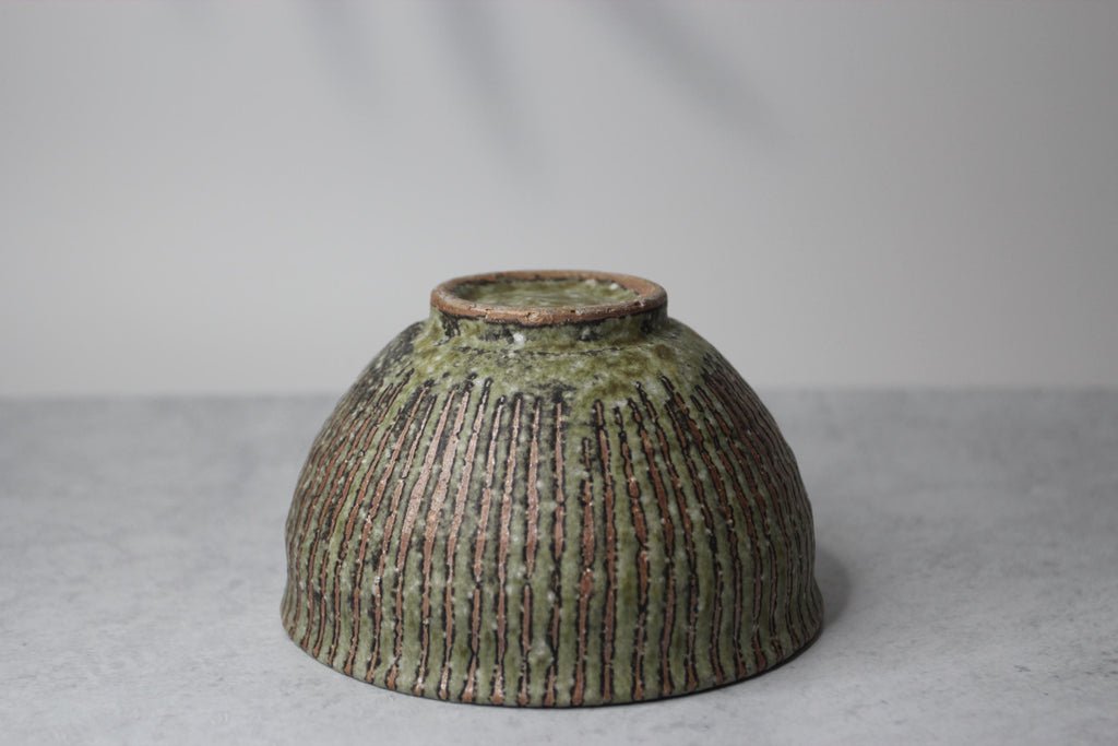 Shigaraki Ware Moegi Bowl: Handmade Japanese Ceramic Pottery