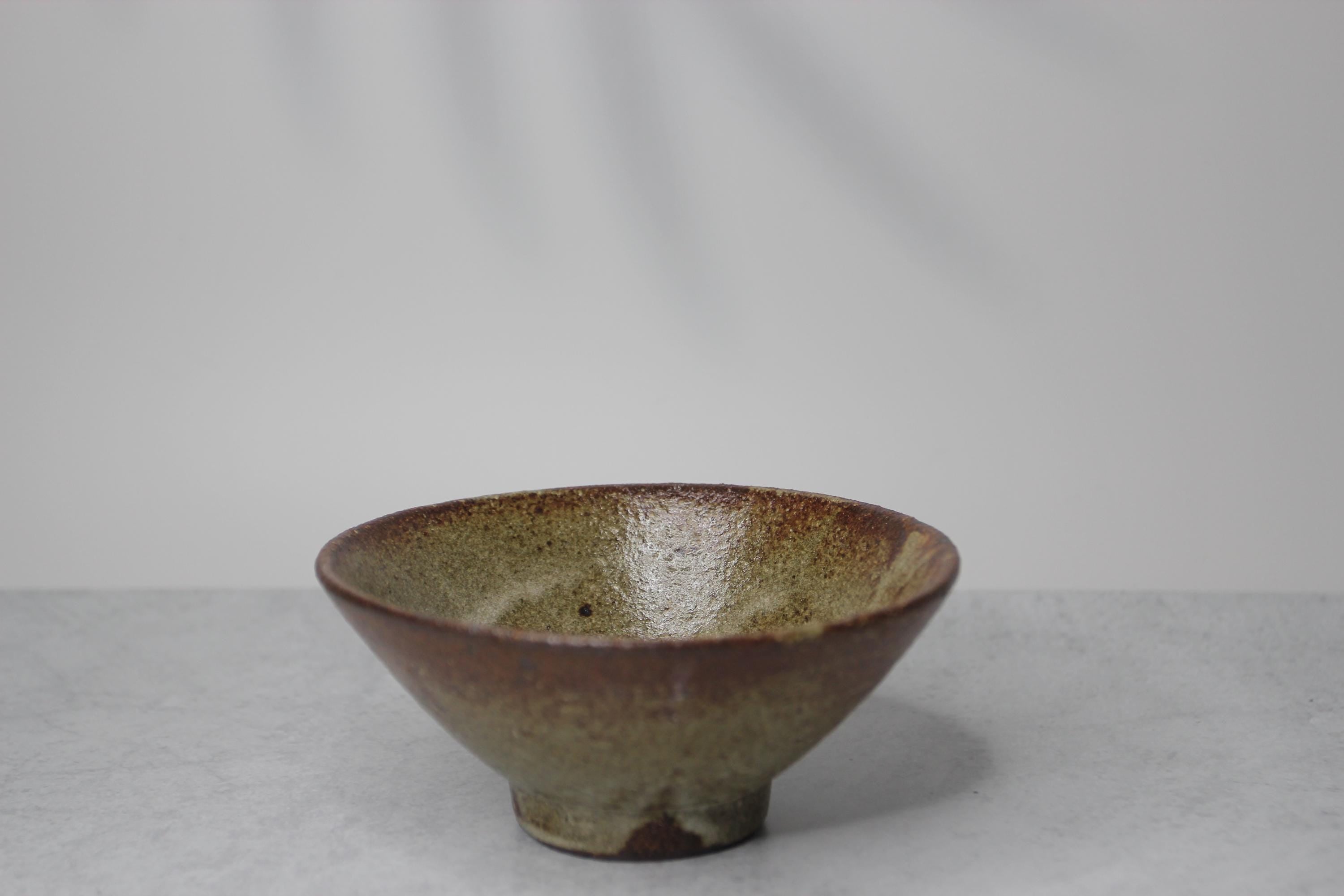 Handmade Shigaraki Ware Rice Bowl: Wabi Sabi Ash Glaze Ceramic (12.5cm) Made in Japan