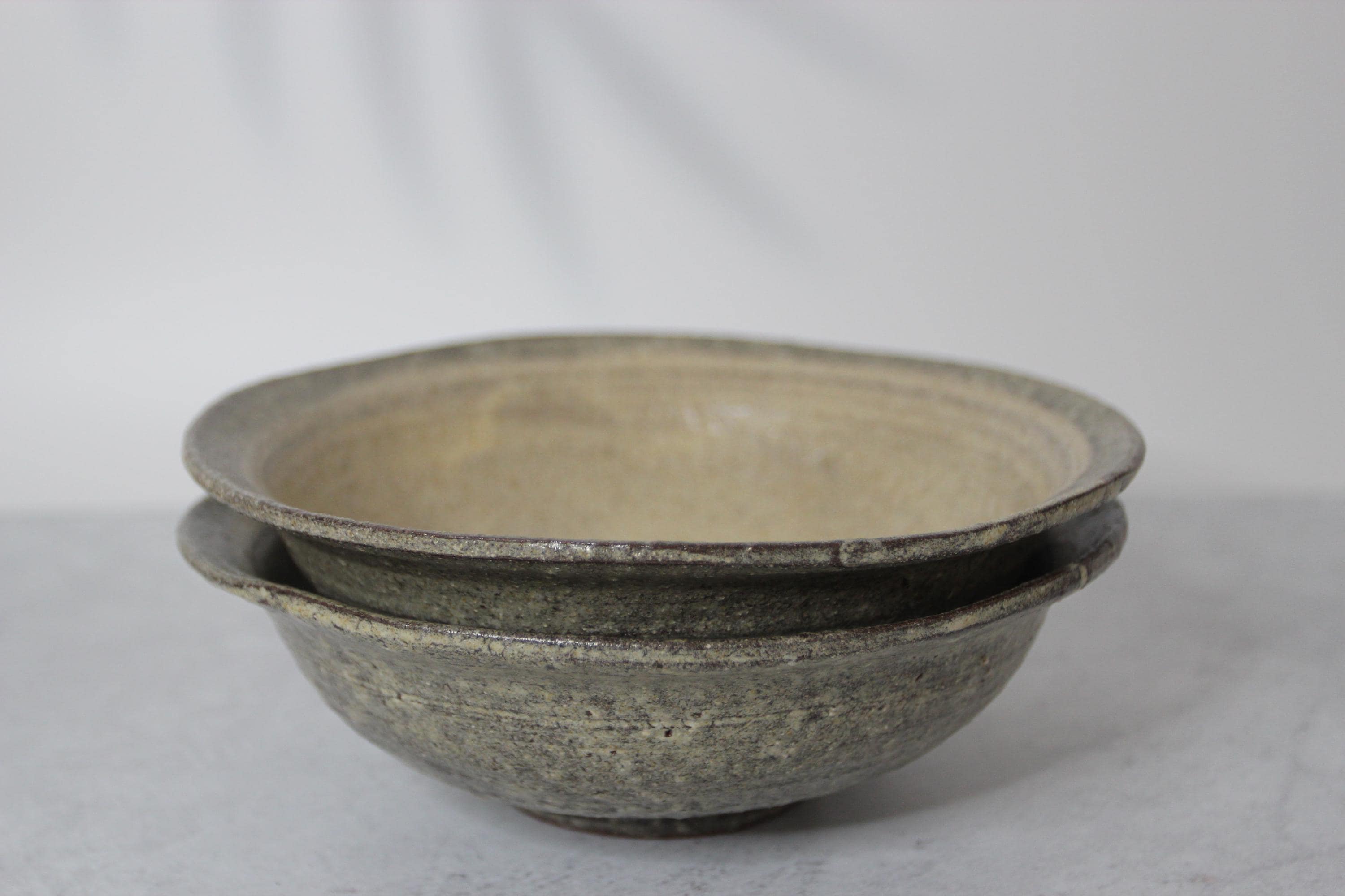Handmade Shigaraki Ware Donburi Bowl: Ash Glazed Japanese Ceramic Serving Bowl