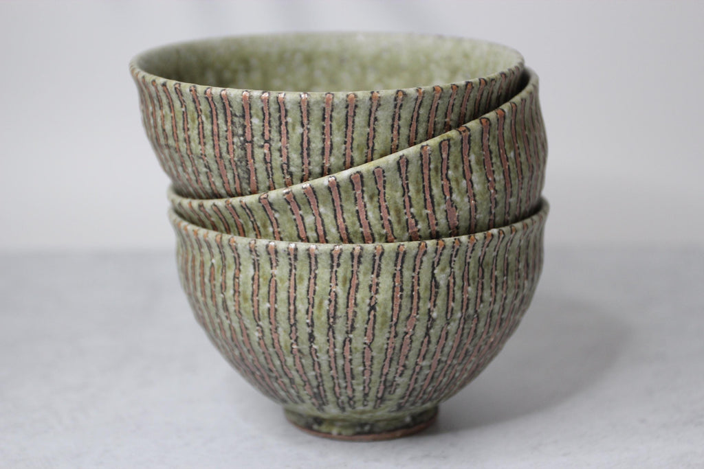 Shigaraki Ware Moegi Bowl: Handmade Japanese Ceramic Pottery