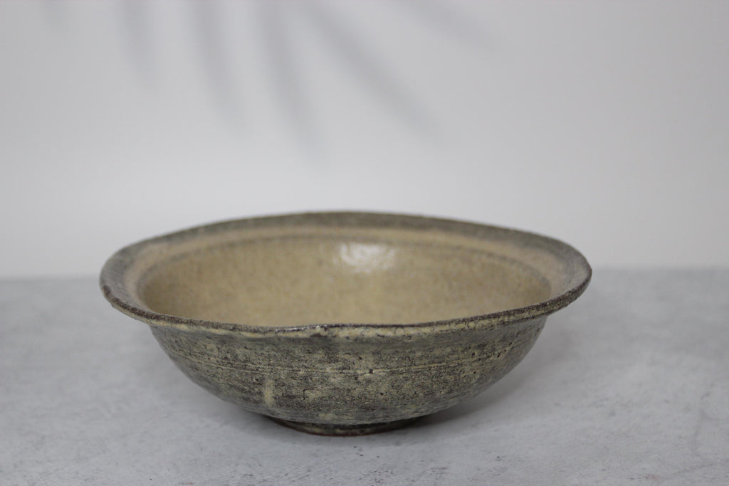 Handmade Shigaraki Ware Donburi Bowl: Ash Glazed Japanese Ceramic Serving Bowl