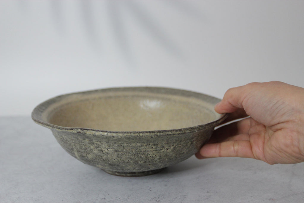Handmade Shigaraki Ware Donburi Bowl: Ash Glazed Japanese Ceramic Serving Bowl