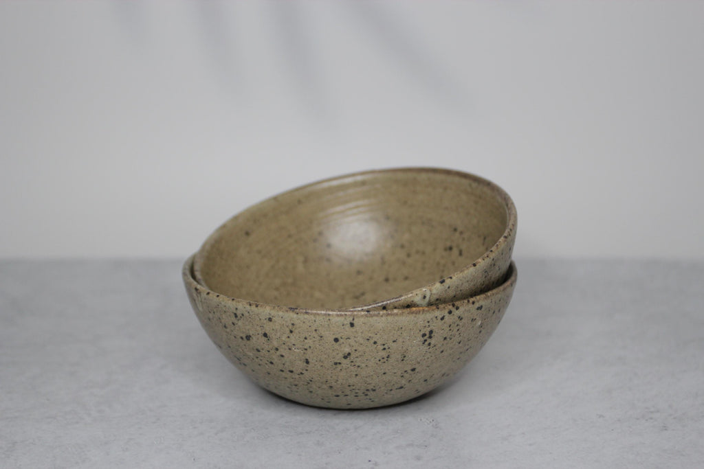 Handmade Shigaraki Ware Bowl: Rustic Japanese Stoneware, Ash Granite Glaze