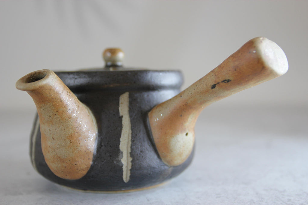 Japanese Teapot | Small Pottery Kyusu | Horitokusa Design | Handmade Ceramic Teapot | Made in Japan
