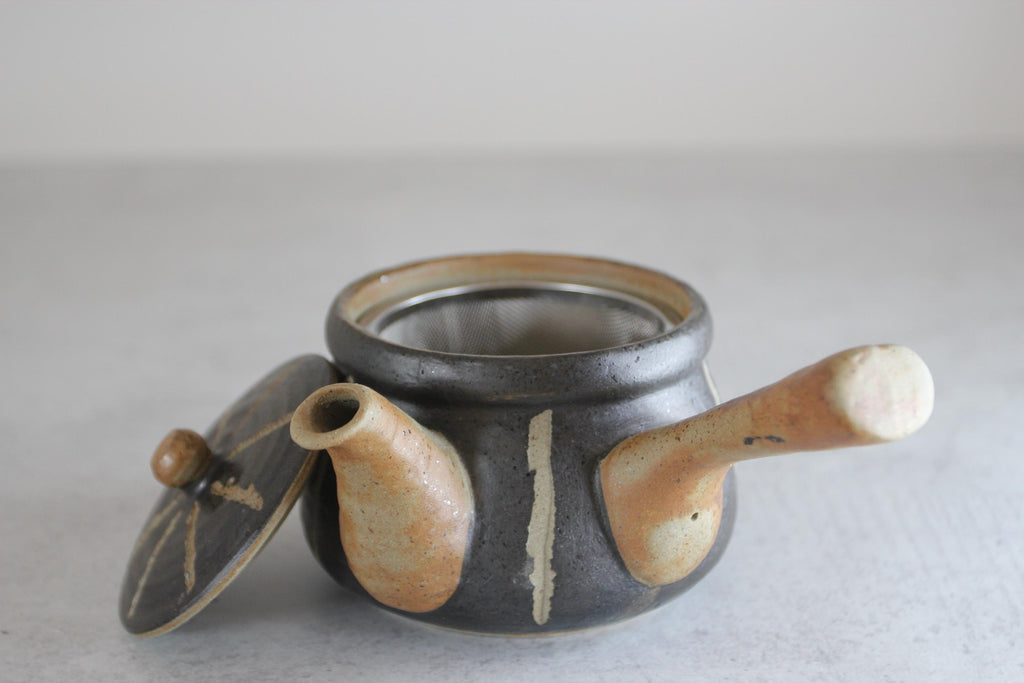 Japanese Teapot | Small Pottery Kyusu | Horitokusa Design | Handmade Ceramic Teapot | Made in Japan