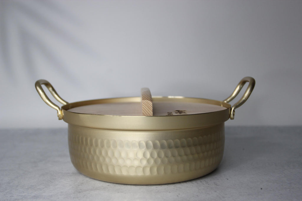 Japanese Shallow Pot 18cm with Wooden Lid  Aluminum Saucepan | Made in Japan Craftsman Cookware | Lightweight Pot | Minimalist Kitchen