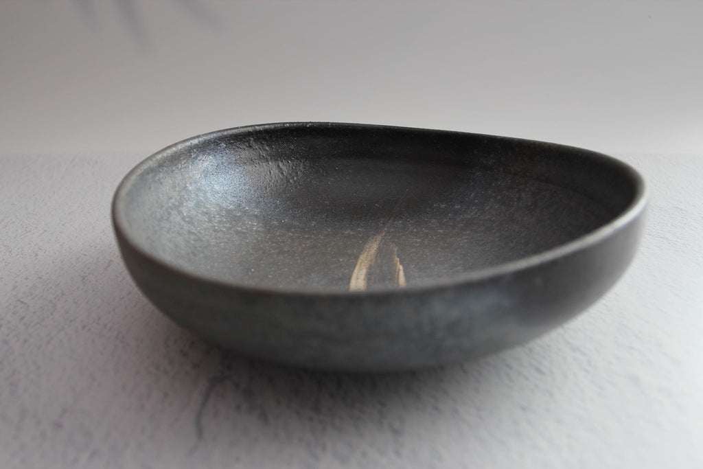 Shigaraki Ware Ceramic Bowl: Rustic Japanese Pottery, Made in Japan