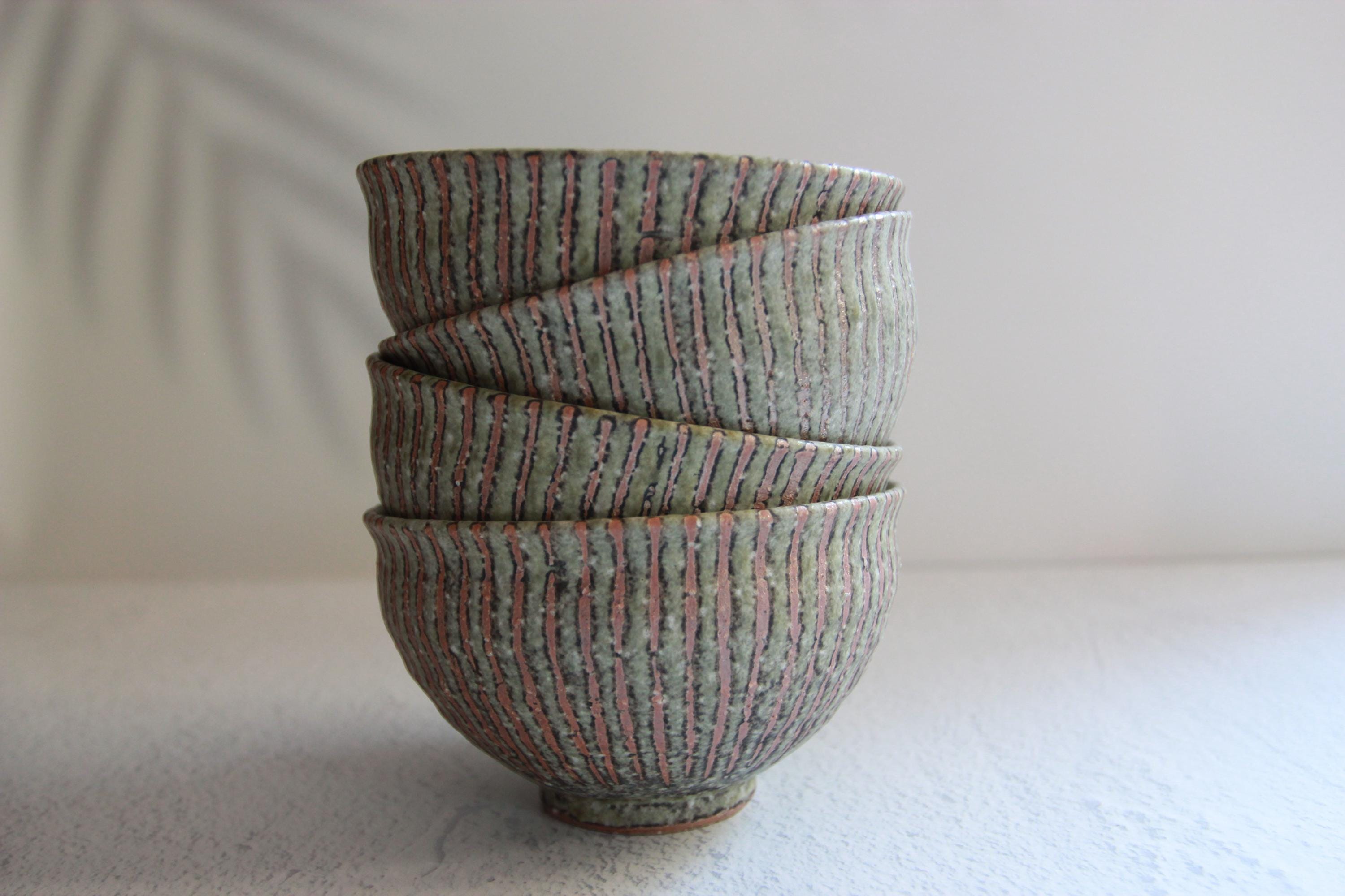 Shigaraki Ware Moegi Bowl: Handmade Japanese Ceramic Pottery