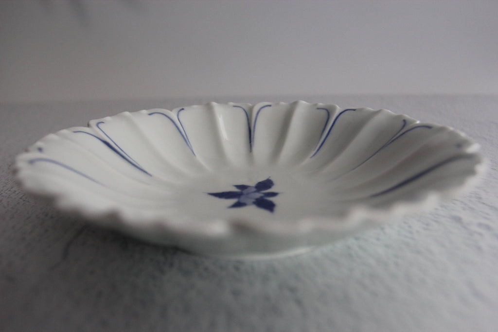Hand-Painted Hasami Arita Ware Plate: Japanese Porcelain Dish (16.5cm)