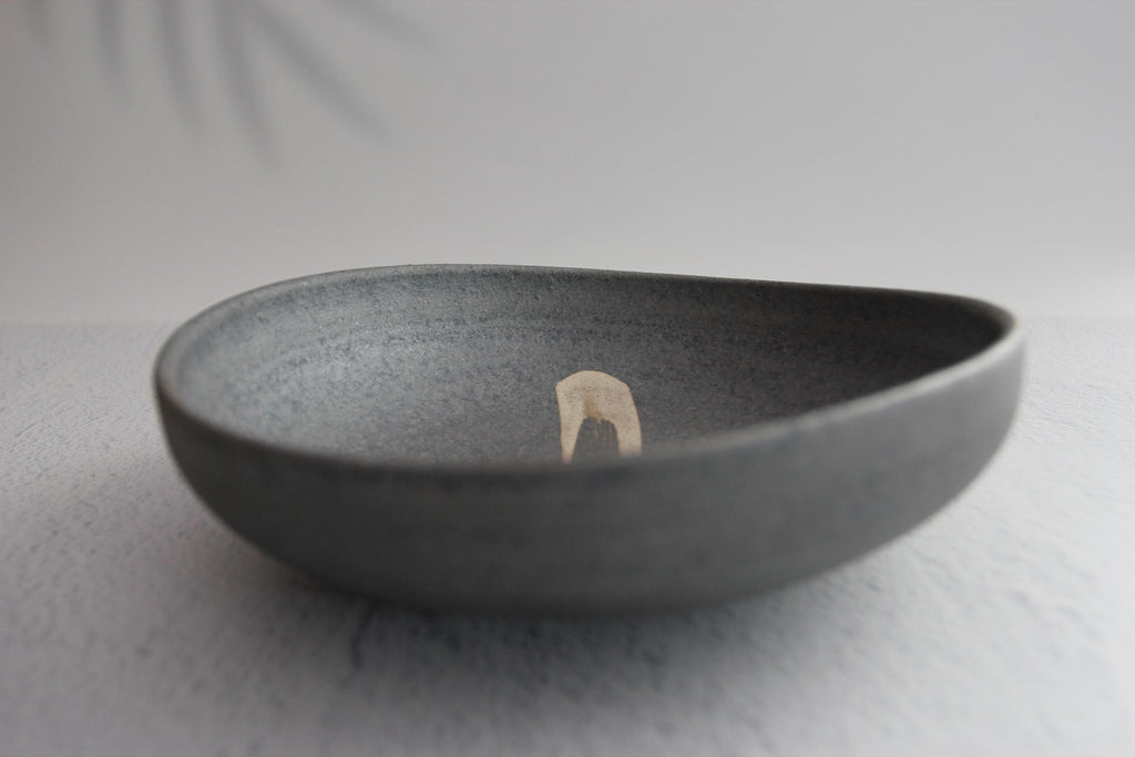 Shigaraki Ware Ceramic Bowl: Rustic Japanese Pottery, Made in Japan