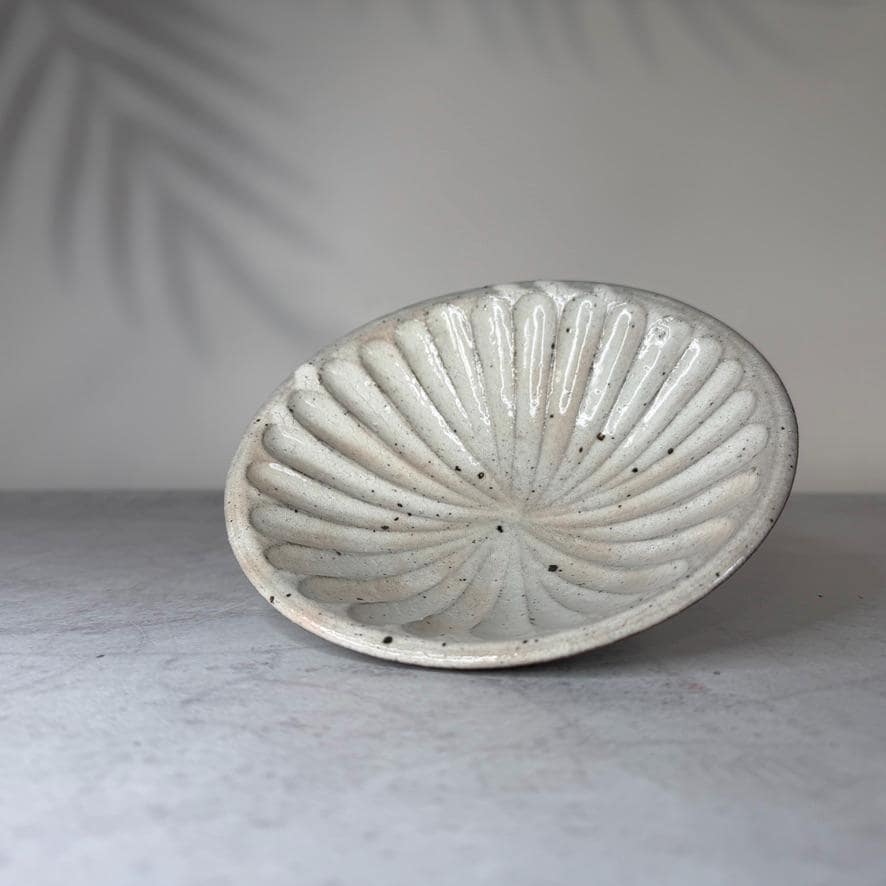 Mino Ware Kohiki Thick-Sawing Warped Bowl  Rustic Japanese Ceramic Bowl, Wabi-Sabi Pottery, Made in Japan, 17.4cm