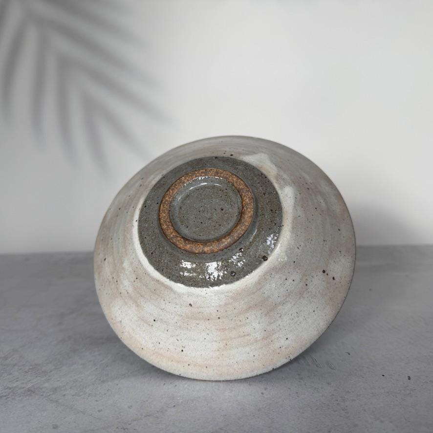 Mino Ware Kohiki Thick-Sawing Warped Bowl  Rustic Japanese Ceramic Bowl, Wabi-Sabi Pottery, Made in Japan, 17.4cm