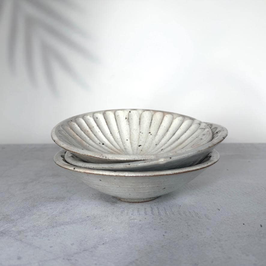 Mino Ware Kohiki Thick-Sawing Warped Bowl  Rustic Japanese Ceramic Bowl, Wabi-Sabi Pottery, Made in Japan, 17.4cm