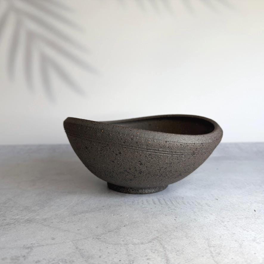 Shigaraki Hechimon Green Drip Bowl | Handmade Japanese Ceramic Serving Bowl | Wabi Sabi Stoneware | Artisan Pottery Made in Japan