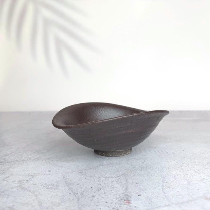 Minoyaki Dark Brown Oval Bowl | Japanese Mino Ware Pottery | Rustic Ceramic I Made in Japan
