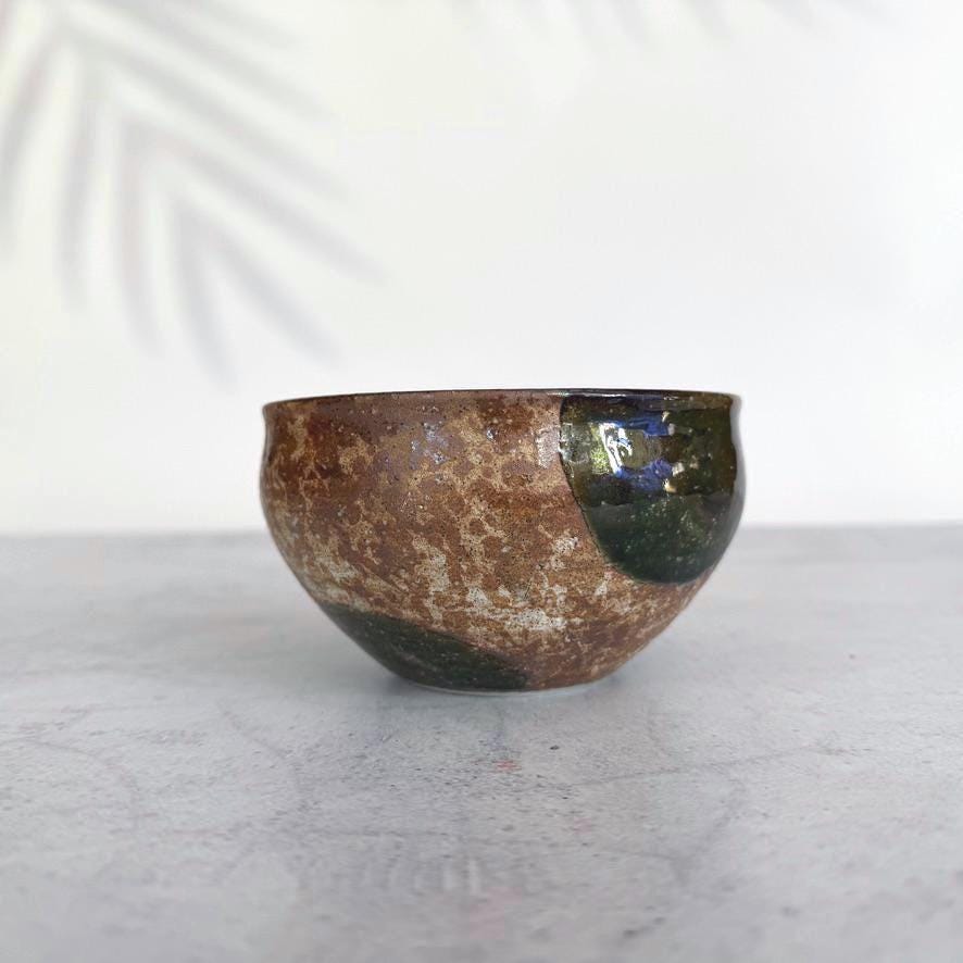 Minoyaki Oribe Round Mon Nagomi Bowl | Japanese Matcha Chawan | Mino Ware Pottery | Green Ceramic Tea Bowl | Made in Japan